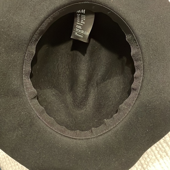 Black felt hat - Picture 3 of 4